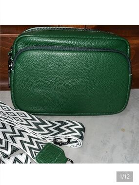 Boutique Leather Camera bag Crossbody bag Hunter Green/Gunmetal HW 2 straps NWOT